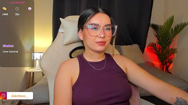 dakottaa  online show from 03/13/26, 12:04