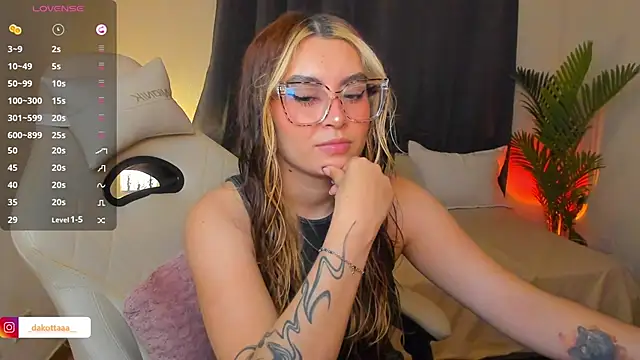dakottaa  online show from 05/31/26, 12:05