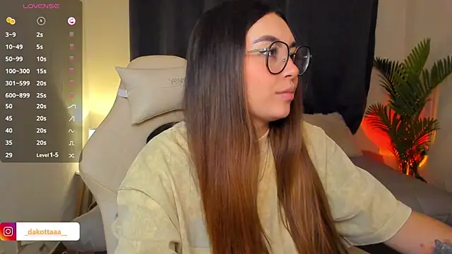 dakottaa  online show from 03/25/26, 11:36