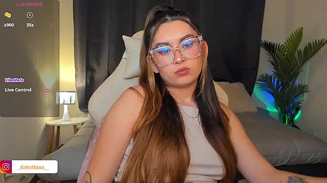 dakottaa  online show from 03/07/26, 11:43