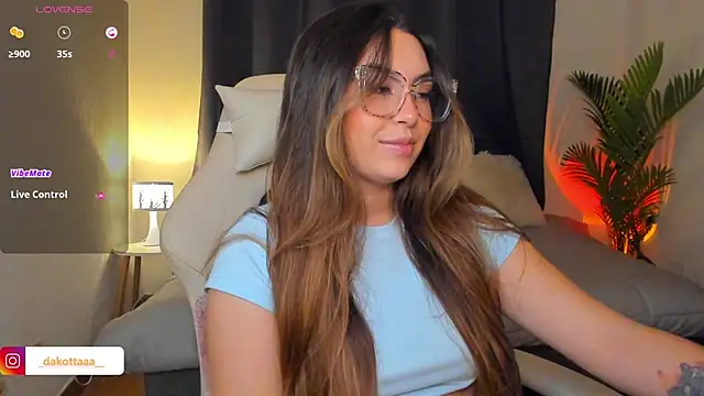 dakottaa  online show from 04/04/26, 11:33