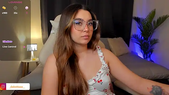 dakottaa  online show from 11/15/25, 11:20