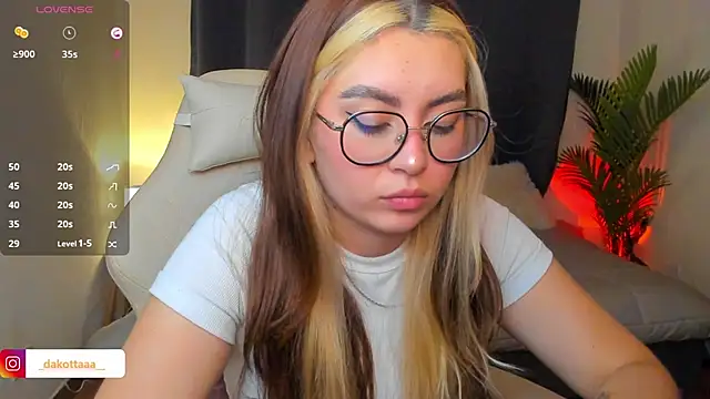 dakottaa  online show from 05/20/26, 12:29