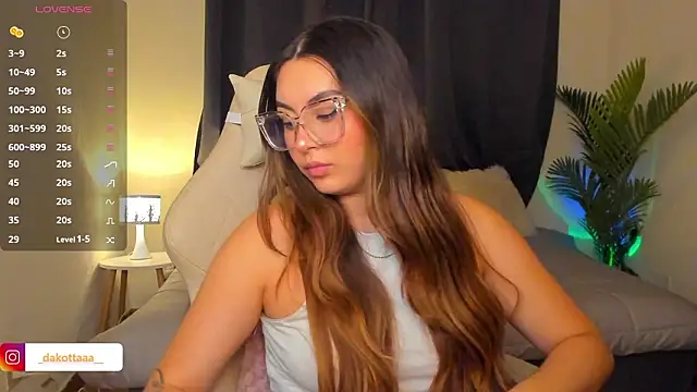 dakottaa  online show from 03/11/26, 12:04