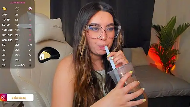 dakottaa  online show from 03/16/26, 11:40