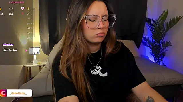 dakottaa  online show from 01/05/26, 11:41