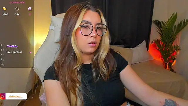 dakottaa  online show from 07/11/26, 01:50