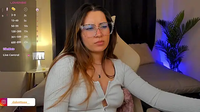 dakottaa  online show from 01/16/26, 11:42