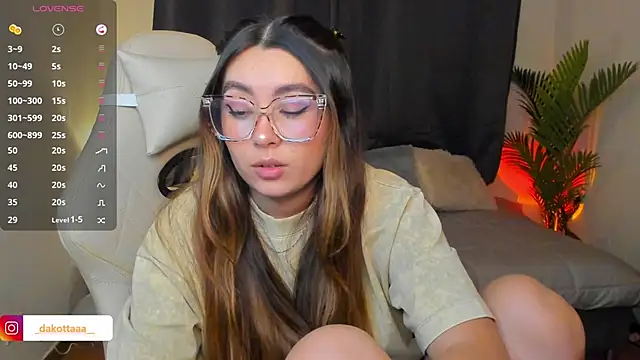 dakottaa  online show from 04/14/26, 11:43