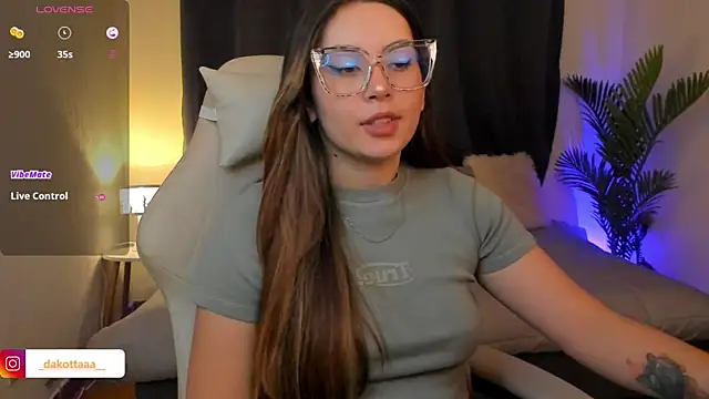 dakottaa  online show from 02/07/26, 12:07