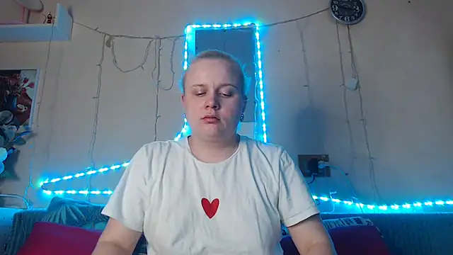 Snapshot of Karolina_love_ chatting on 01/10/25, 11:29 Karolina love online show from 01/10/25, 11:29