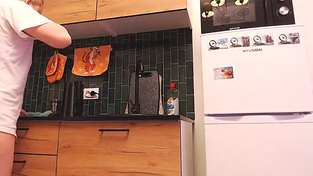 Snapshot of Karolina_love_ chatting on 02/22/26, 02:14 Karolina love online show from 02/22/26, 02:14