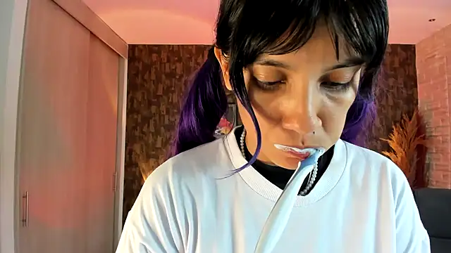 Snapshot of kitty__horny chatting on 02/07/25, 05:40 kitty horny online show from 02/07/25, 05:40
