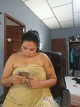 DanelyLopez online show from 06/12/26, 01:58