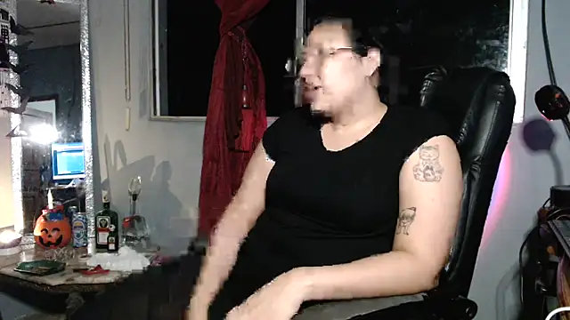 Snapshot of DanelyLopez chatting on 10/09/25, 02:23 DanelyLopez online show from 10/09/25, 02:23