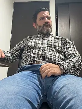 Snapshot of Maxi_TheBigDaddy chatting on 06/04/26, 11:04 Maxi TheBigDaddy online show from 06/04/26, 11:04