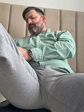 Snapshot of Maxi_TheBigDaddy chatting on 06/23/26, 07:34 Maxi TheBigDaddy online show from 06/23/26, 07:34