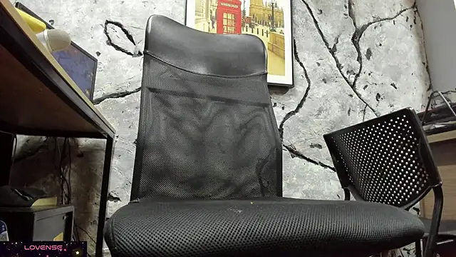 Snapshot of Maxi_TheBigDaddy chatting on 11/13/25, 11:47 Maxi TheBigDaddy online show from 11/13/25, 11:47