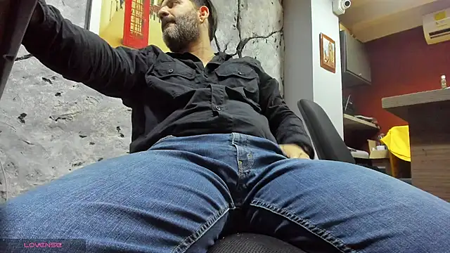 Snapshot of Maxi_TheBigDaddy chatting on 01/14/26, 07:39 Maxi TheBigDaddy online show from 01/14/26, 07:39