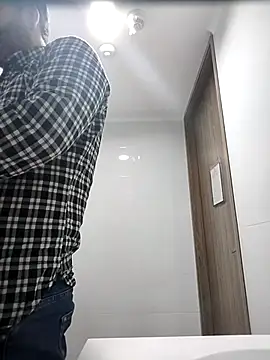 Snapshot of Maxi_TheBigDaddy chatting on 02/06/26, 04:47 Maxi TheBigDaddy online show from 02/06/26, 04:47