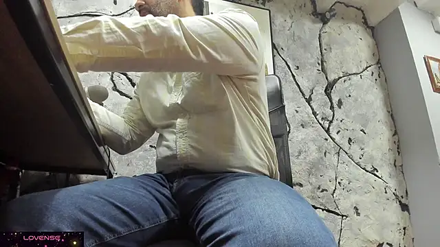 Snapshot of Maxi_TheBigDaddy chatting on 11/20/25, 01:23 Maxi TheBigDaddy online show from 11/20/25, 01:23