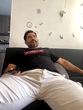 Snapshot of Maxi_TheBigDaddy chatting on 11/22/25, 05:34 Maxi TheBigDaddy online show from 11/22/25, 05:34