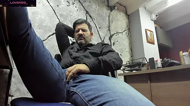 Snapshot of Maxi_TheBigDaddy chatting on 09/18/25, 03:26 Maxi TheBigDaddy online show from 09/18/25, 03:26