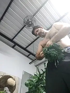 Snapshot of Maxi_TheBigDaddy chatting on 01/11/26, 11:44 Maxi TheBigDaddy online show from 01/11/26, 11:44