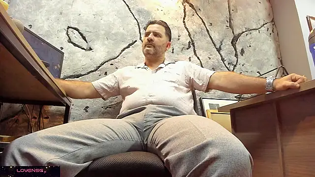 Snapshot of Maxi_TheBigDaddy chatting on 10/11/25, 03:46 Maxi TheBigDaddy online show from 10/11/25, 03:46