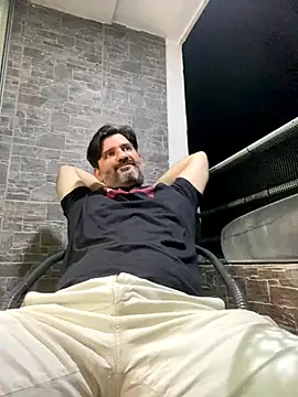 Snapshot of Maxi_TheBigDaddy chatting on 11/22/25, 03:49 Maxi TheBigDaddy online show from 11/22/25, 03:49