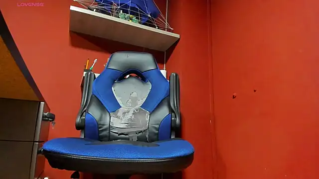 Snapshot of Maxi_TheBigDaddy chatting on 03/19/25, 01:07 Maxi TheBigDaddy online show from 03/19/25, 01:07