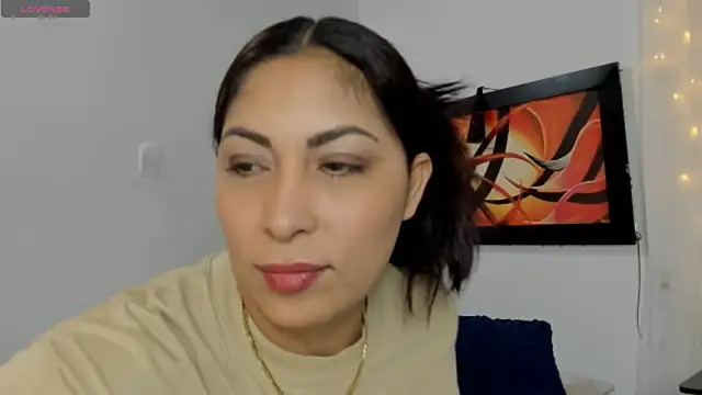 Lauralove 69 online show from 05/13/26, 09:44