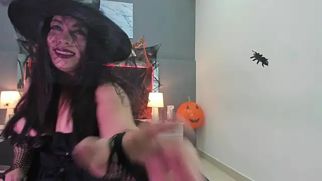 Lauralove 69 online show from 10/31/25, 03:52