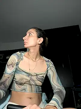 Snapshot of DanikRosse chatting on 09/27/25, 04:07 DanikRosse online show from 09/27/25, 04:07
