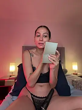 Snapshot of DanikRosse chatting on 04/19/26, 02:45 DanikRosse online show from 04/19/26, 02:45