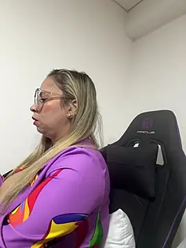 jademoomsm online show from 04/09/26, 03:08