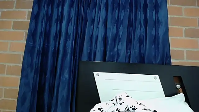 Sarah millerr  online show from 02/08/25, 03:52