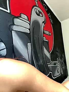 Sarah millerr  online show from 10/18/25, 06:21