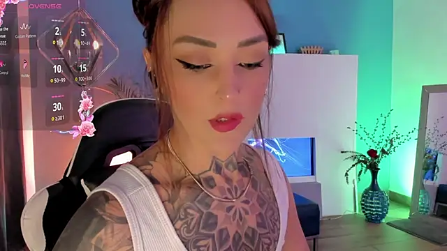 Snapshot of Megan_inked chatting on 05/04/26, 03:43 Megan inked online show from 05/04/26, 03:43