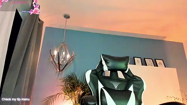 Megan inked online show from 10/01/25, 03:00