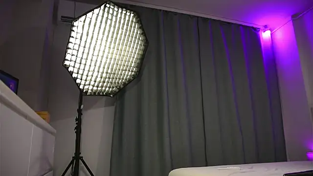 oliviabennett2022 online show from 09/20/25, 07:19