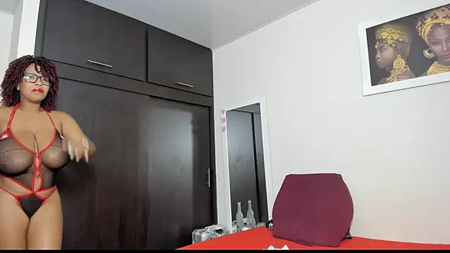 megan-hotxx online show from 11/18/25, 02:59