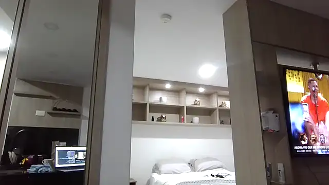 megan-hotxx online show from 10/11/25, 03:51