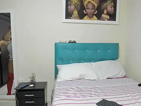 megan-hotxx online show from 09/30/25, 02:39