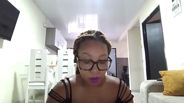 Snapshot of megan-hotxx chatting on 04/08/26, 03:46 megan-hotxx online show from 04/08/26, 03:46