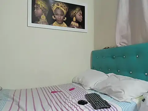 megan-hotxx online show from 10/19/25, 10:51