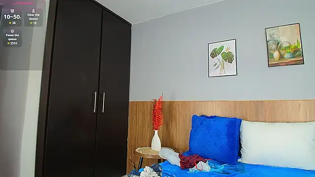 EmiliBonnie online show from 12/21/25, 01:46