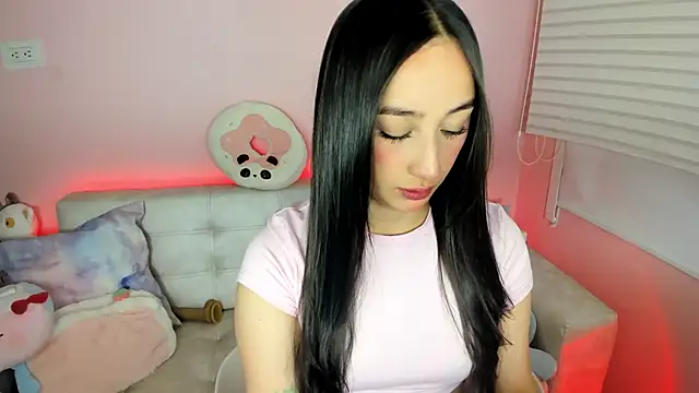 tinysara online show from 05/29/26, 04:24