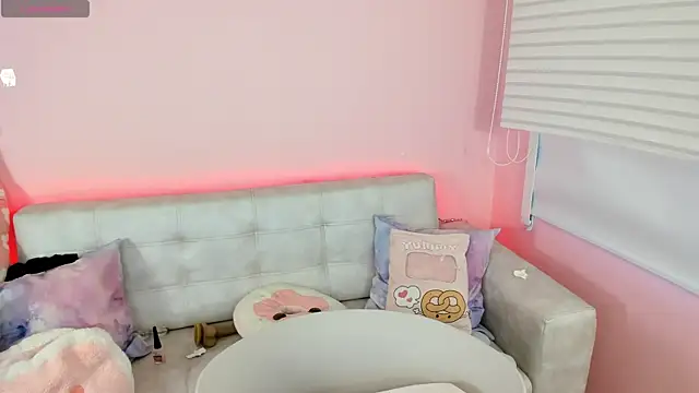 tinysara online show from 06/29/26, 04:28