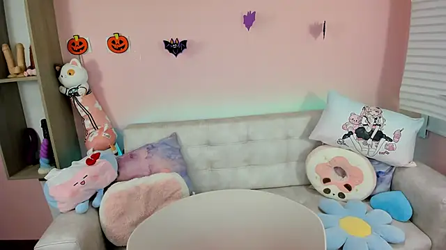 tinysara online show from 10/02/25, 04:21